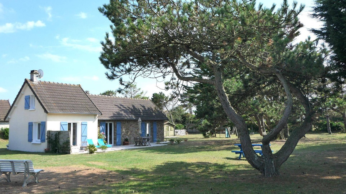 Anneville-sur-Mer House | Holiday house Anneville sur Mer for 1 - 4 persons with 2 bedrooms - Holiday house