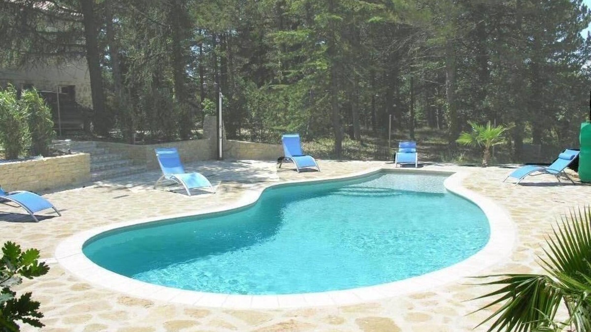 Vaison-la-Romaine Villa | Holiday house in Provence with private heated swimming pool.