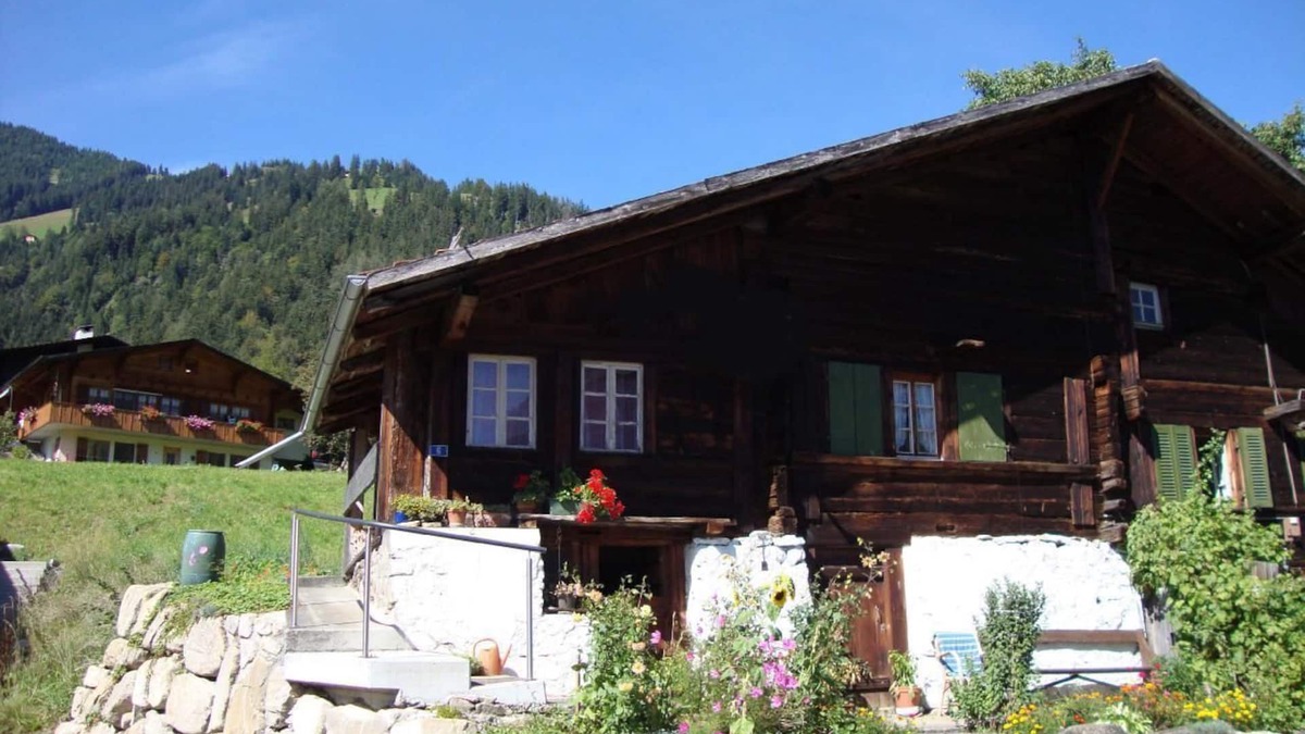 Frutigen House | Holiday house Frutigen for 1 - 4 persons with 2 bedrooms - Detached holiday house
