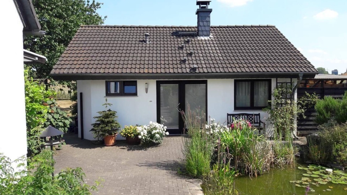 Rhein-Erft-Kreis District House | Holiday house Hürth for 1 - 4 persons with 1 bedroom - Holiday home