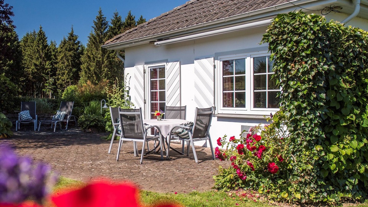 Nuttlar House | Holiday house in a secluded location with large garden surrounded by meadows and forest