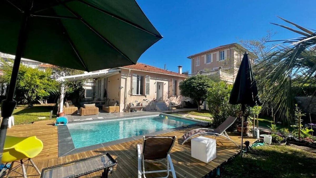 Antibes City Centre House | Holiday house in the city-center of Antibes with a private pool