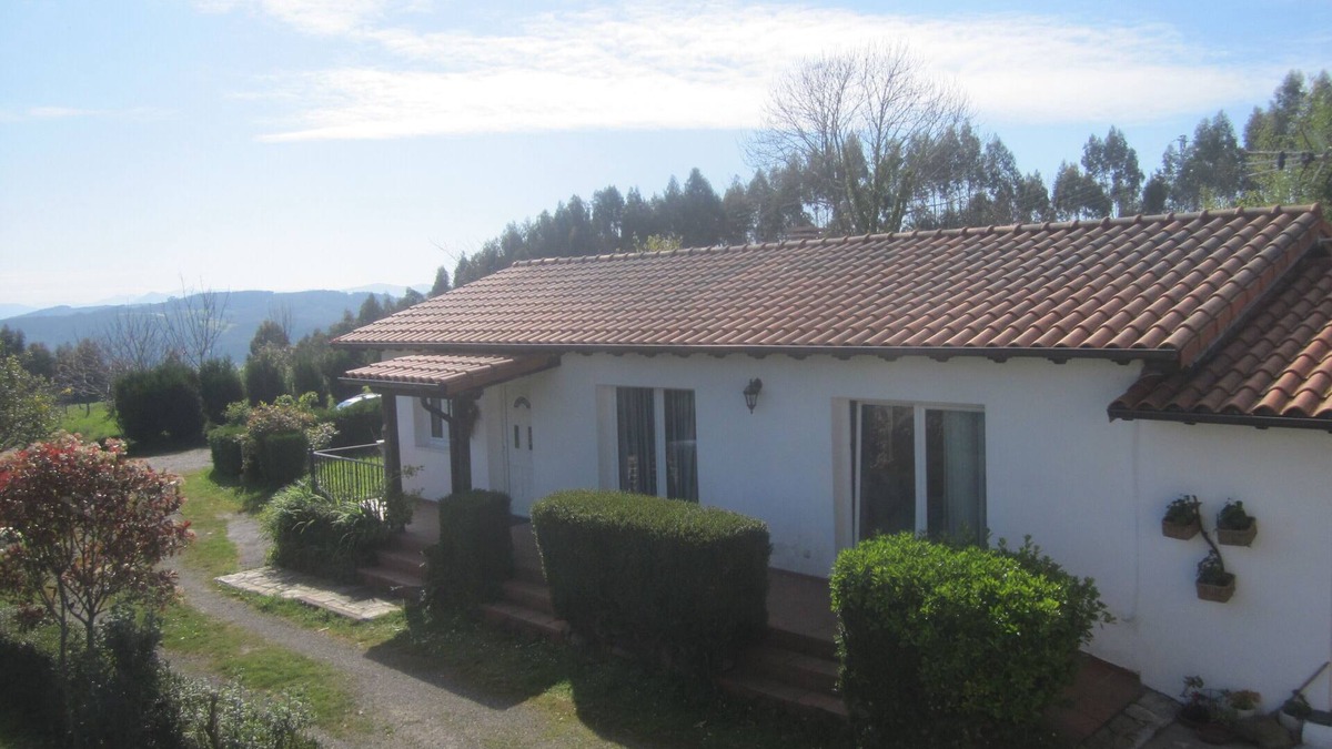 Meruelo House | Holiday house Infincavacations, quiet area, panoramic views, garden, sea & mountains