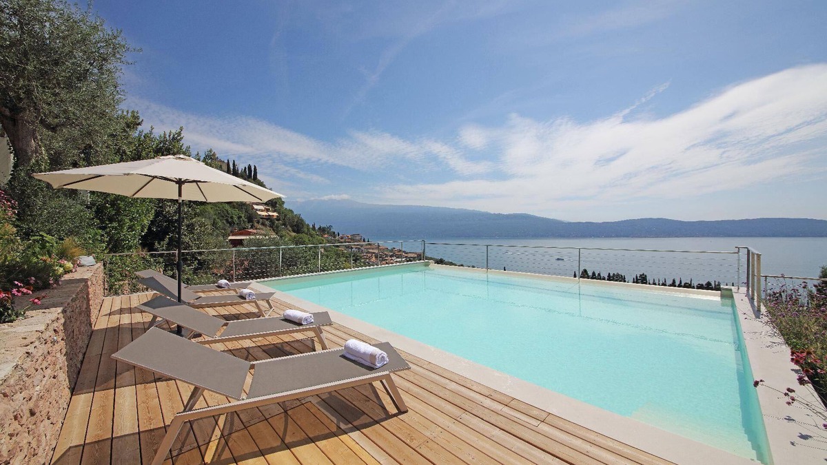 Pulciano House | Holiday house Toscolano-Maderno for 1 - 11 persons with 4 bedrooms - Holiday home