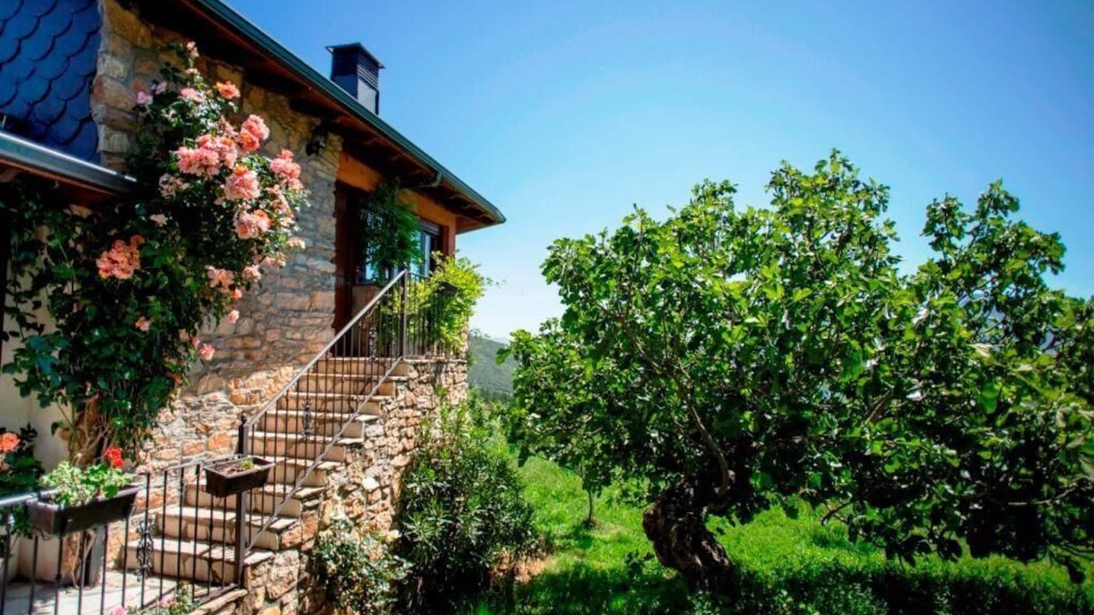 Carucedo House | Holiday house La Barosa for 1 - 10 persons with 4 bedrooms - Holiday house