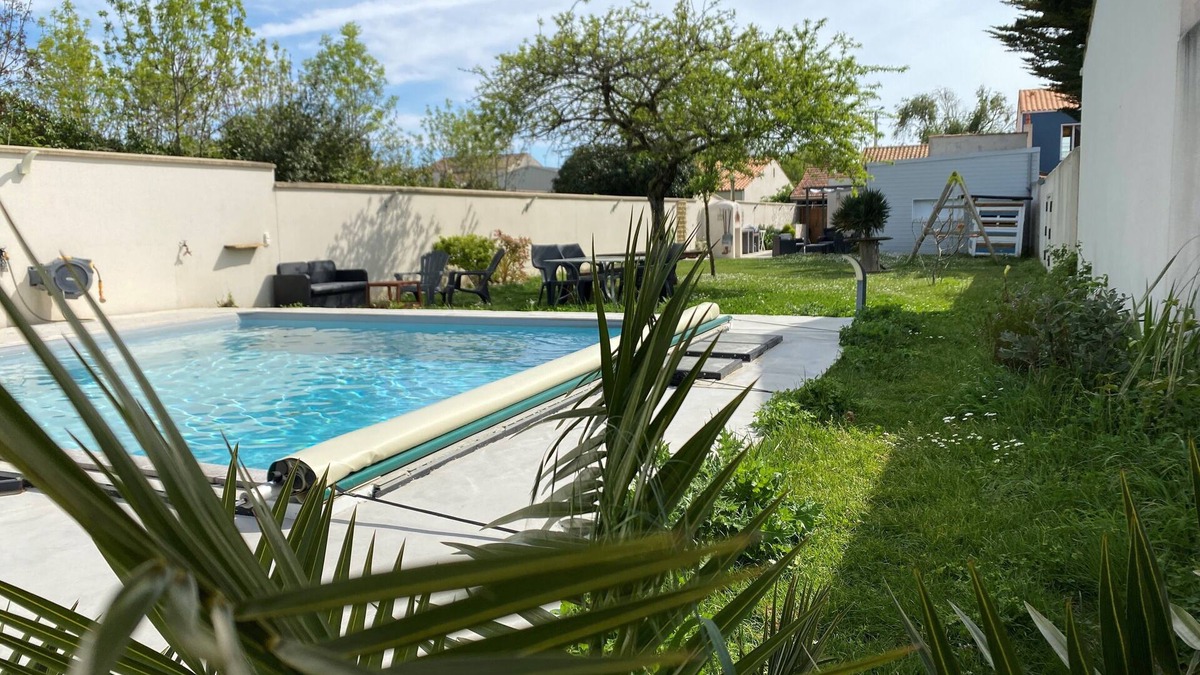 Aytre Villa | Holiday House La Rochelle Aytré - Quiet garden