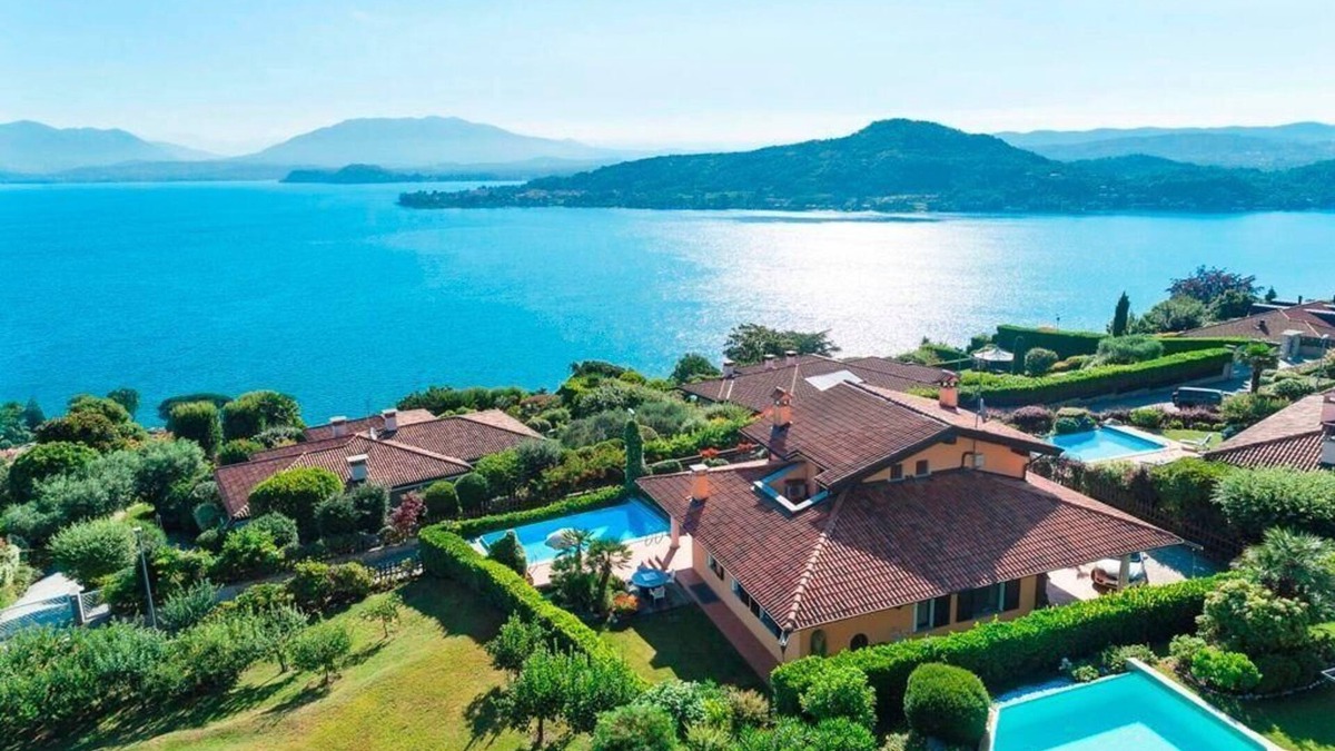 Arona House | Holiday house Meina for 1 - 8 persons with 4 bedrooms - Holiday home