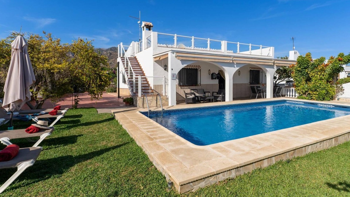 Nerja House | Holiday house Nerja for 1 - 6 persons with 3 bedrooms - Holiday home