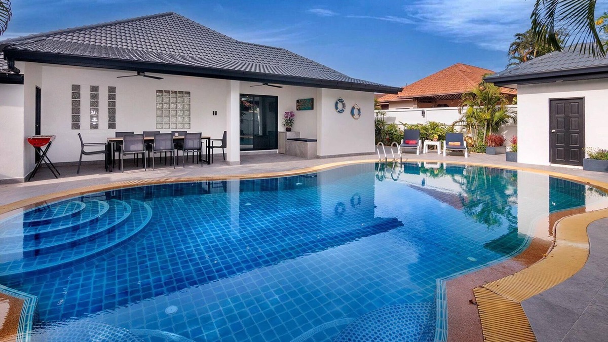 Nong Prue House | Holiday house Pattaya for 1 - 8 persons with 4 bedrooms - Holiday house