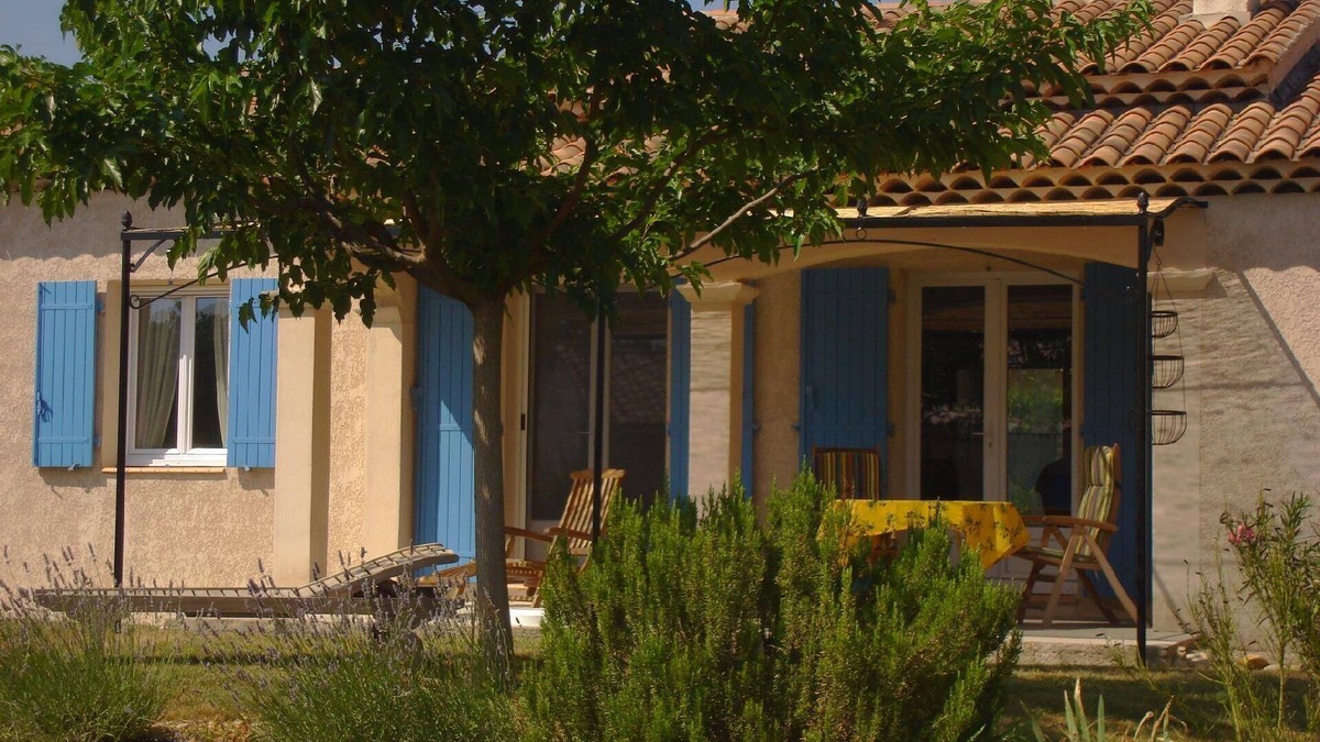 Pierrevert House | Holiday house Pierrevert for 1 - 4 persons with 3 bedrooms - Holiday house