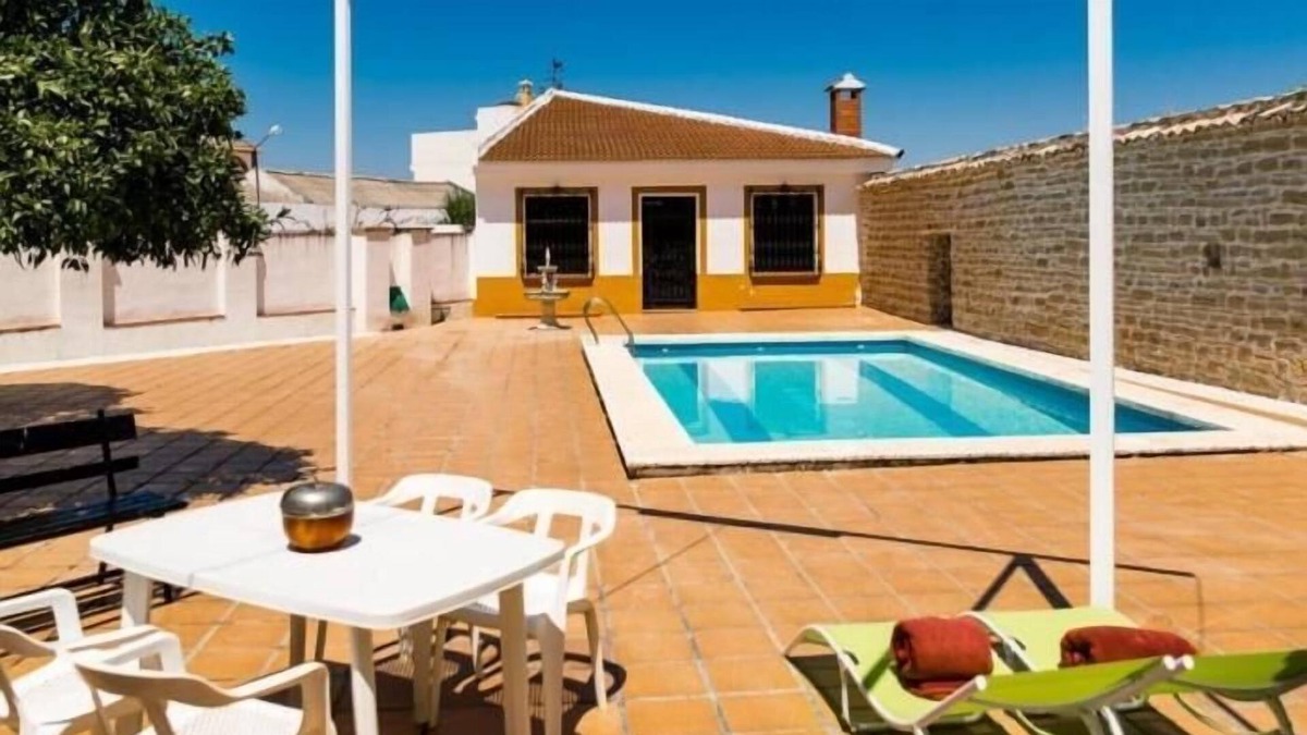 Porcuna House | Holiday house Porcuna for 1 - 8 persons with 3 bedrooms - Holiday home