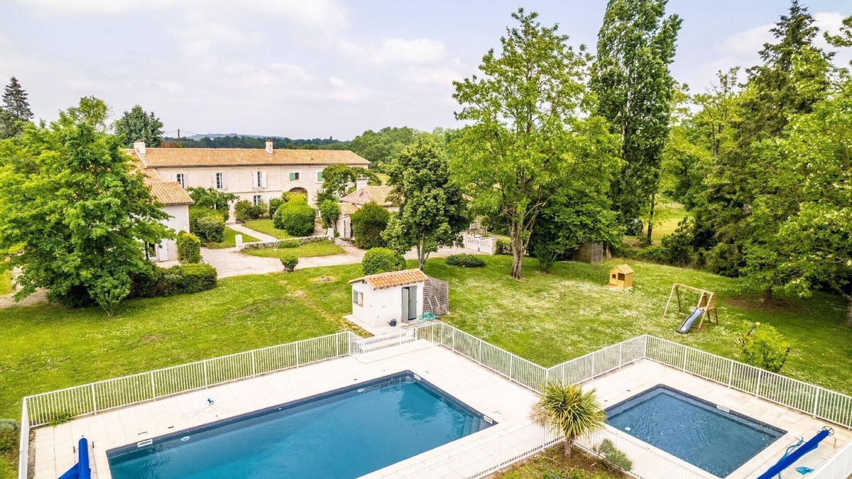 Ronsenac House | Holiday house Ronsenac for 1 - 28 persons with 13 bedrooms - Holiday house