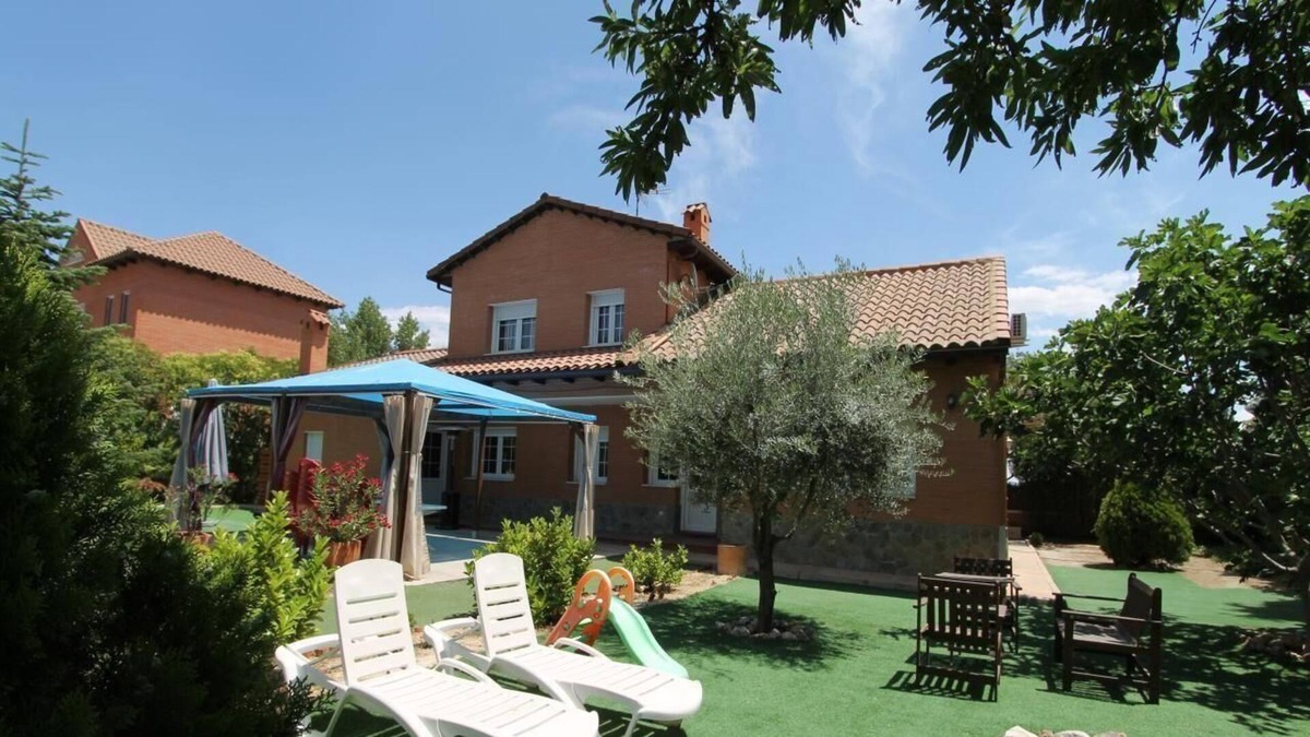 Sesena House | Holiday house Seseña Nuevo for 1 - 14 persons with 5 bedrooms - Holiday home