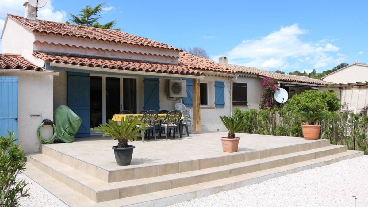 Plage de la Garonnette House | Holiday house Ste Maxime for 1 - 6 persons with 3 bedrooms - Holiday house