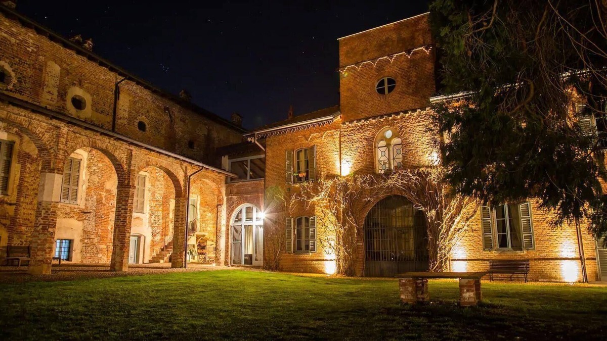 Vaprio d'Agogna Other | Holiday house Vaprio d'Agogna for 1 - 14 persons with 5 bedrooms - Castle