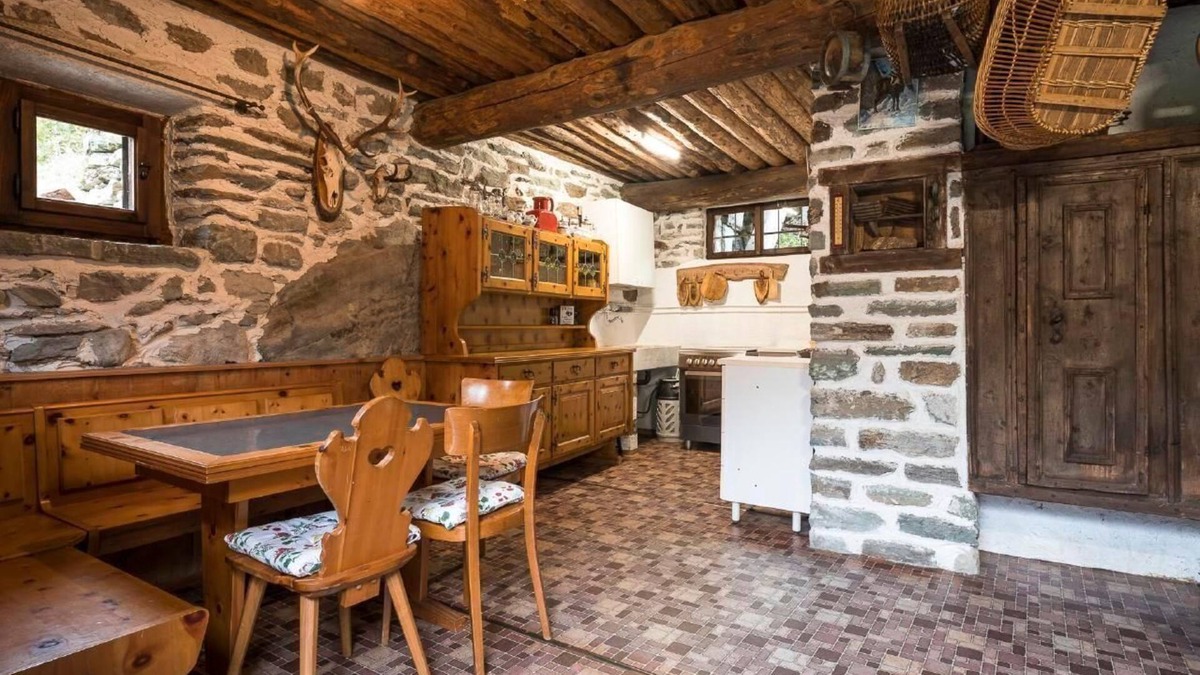 Bregaglia House | Holiday house Vicosoprano for 1 - 5 persons with 2 bedrooms - Hut