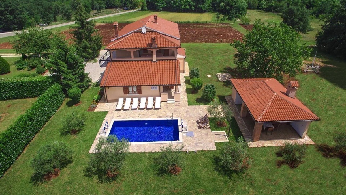 Strpacici House | Holiday house Visnjan for 1 - 8 persons with 4 bedrooms - Holiday home