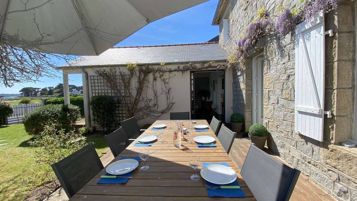 Pleumeur-Bodou House | Holiday house with sea view in Île Grande with WiFi connection