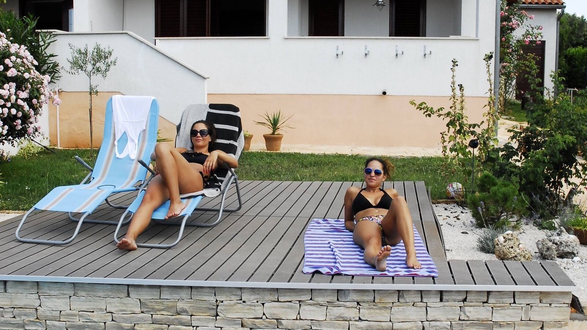 Vabriga House | Holiday house with balcony, covered terrace and private pool