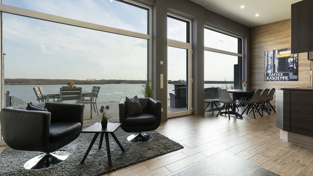 Lobnitz House | HOLIDAY HOUSE WITH BEACH, BOAT, SAUNA, AIR CONDITIONING & FIREPLACE!