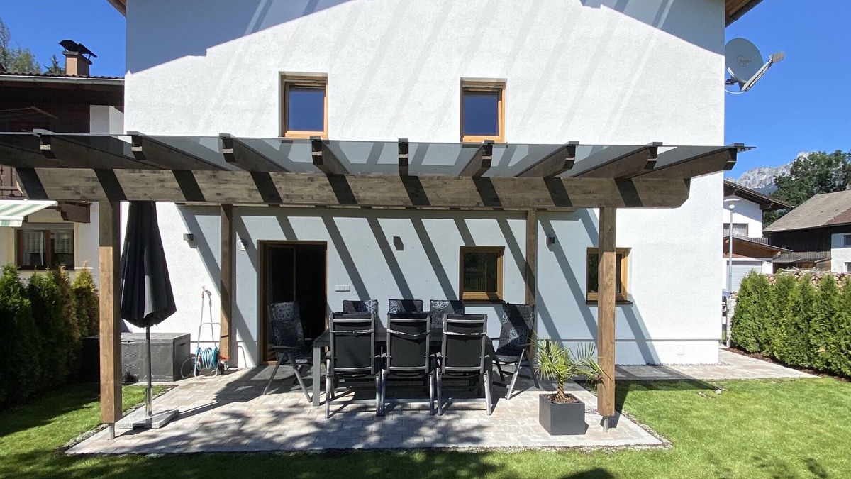 Lechaschau House | Holiday house with garden