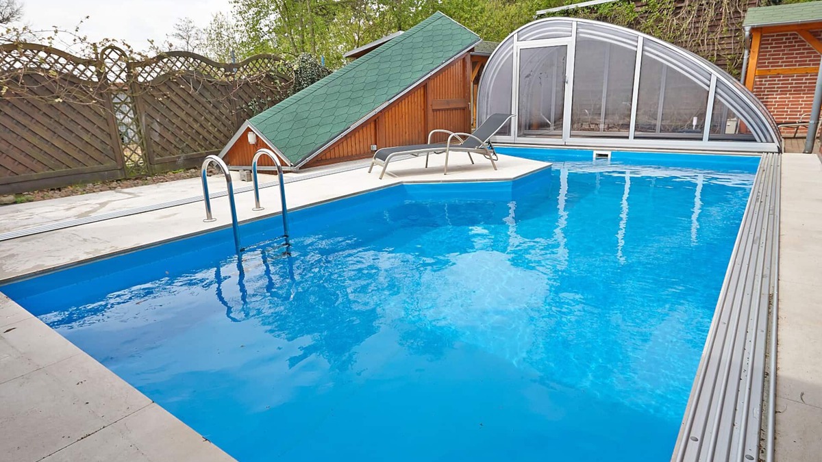 Angern House | Holiday house with pool and sauna in the middle of the forest on the Elbe bike path