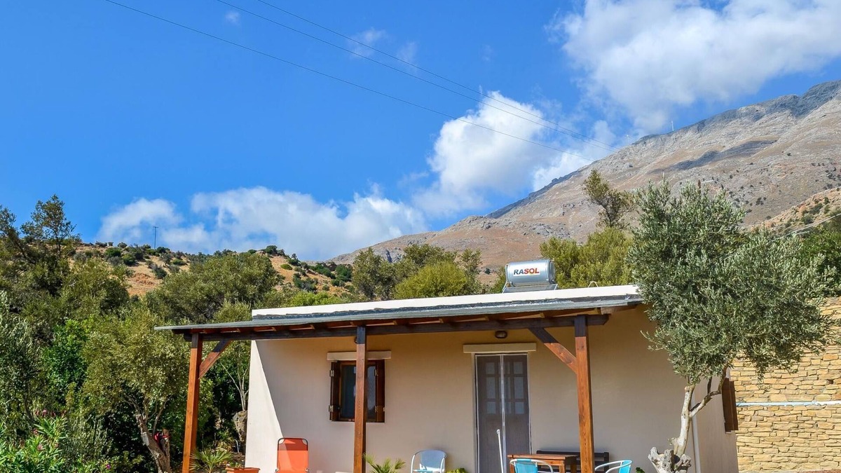 Triopetra House | Holiday house with pool, large garden, idyllic and calm, wifi | Triopetra, Crete