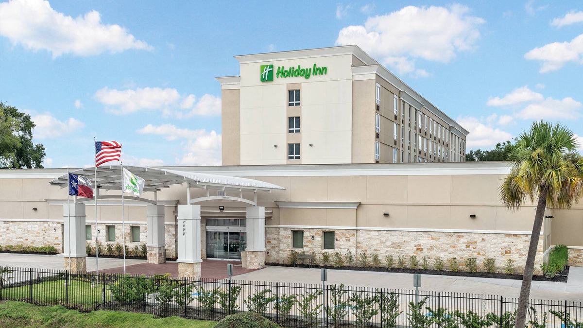Beaumont Hotel | Holiday Inn Beaumont East - Medical Ctr Area by IHG