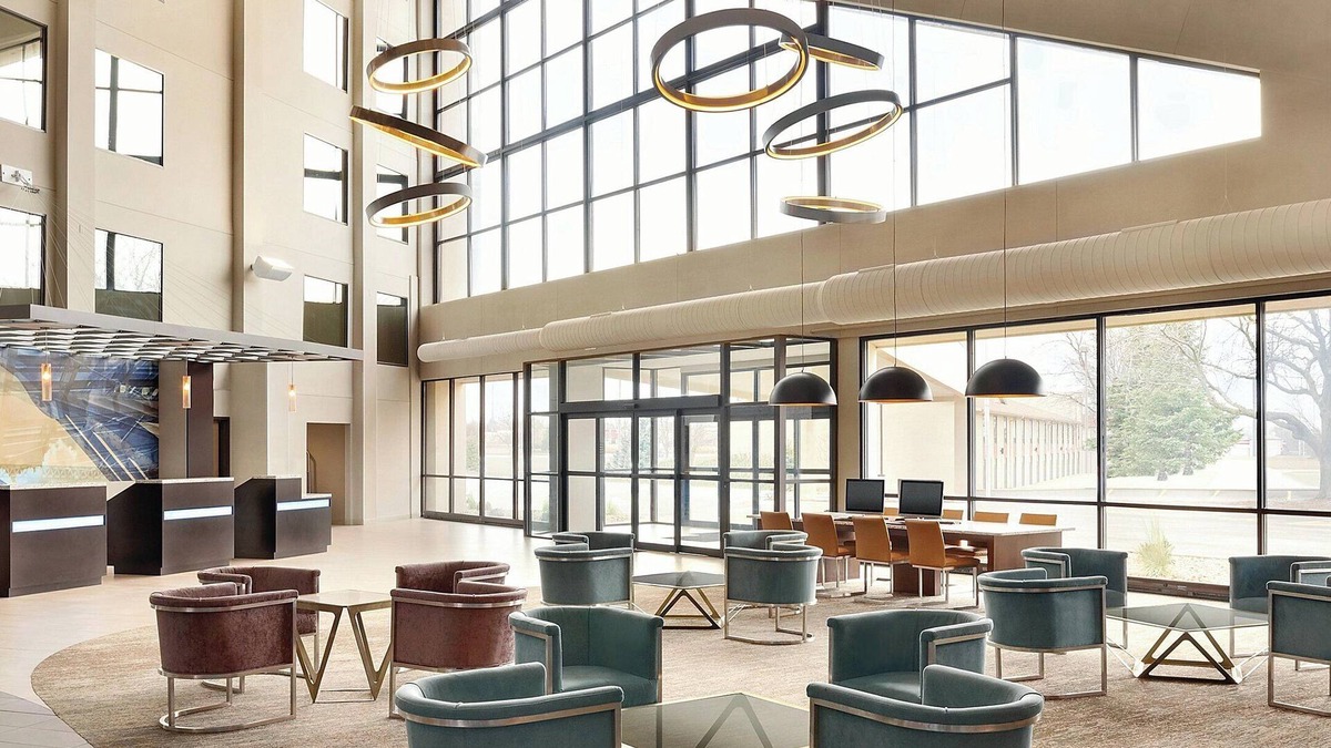 Normal Hotel | Holiday Inn Bloomington - Normal by IHG