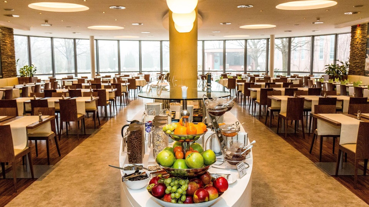 Budaors Hotel | Holiday Inn Budapest-Budaörs by IHG