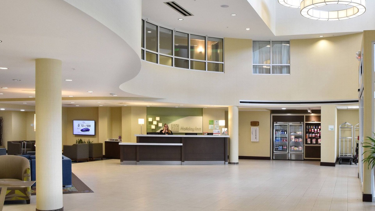 Canton Hotel | Holiday Inn Canton (Belden Village) by IHG
