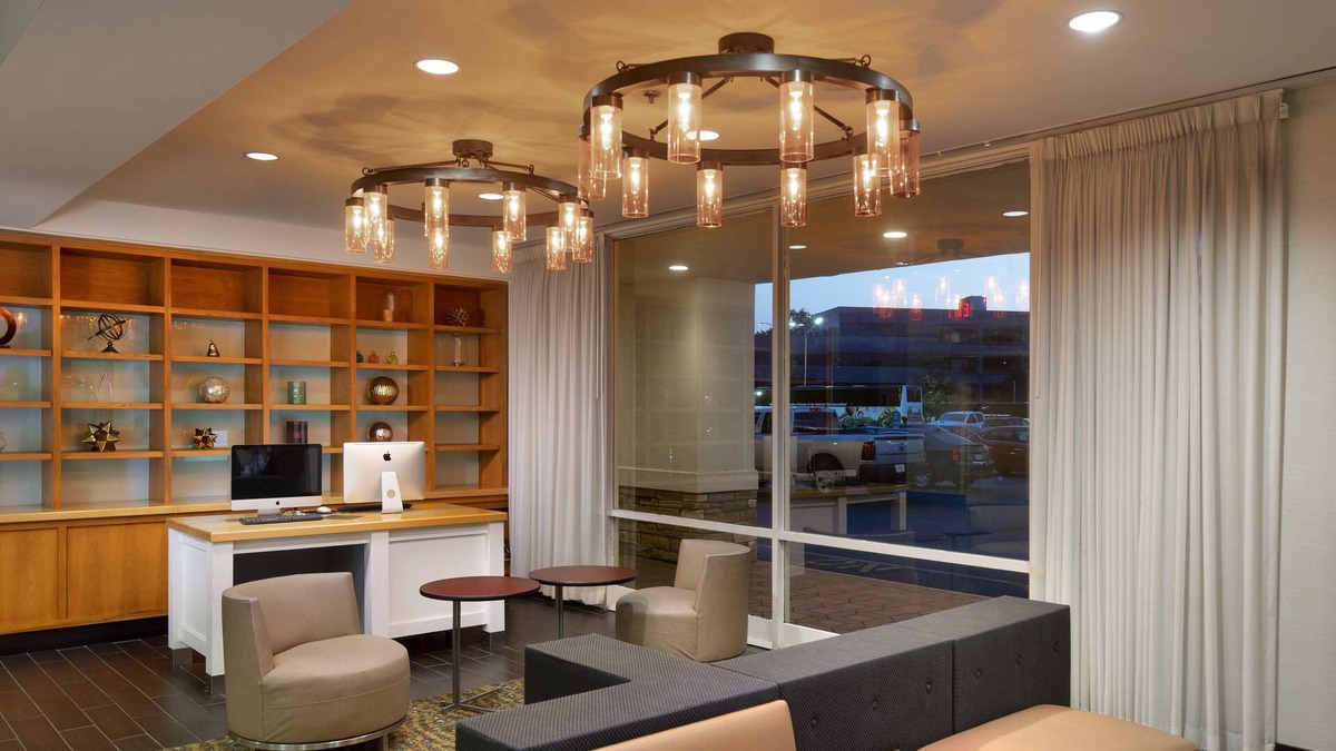 Clark Hotel | Holiday Inn Clark - Newark Area by IHG