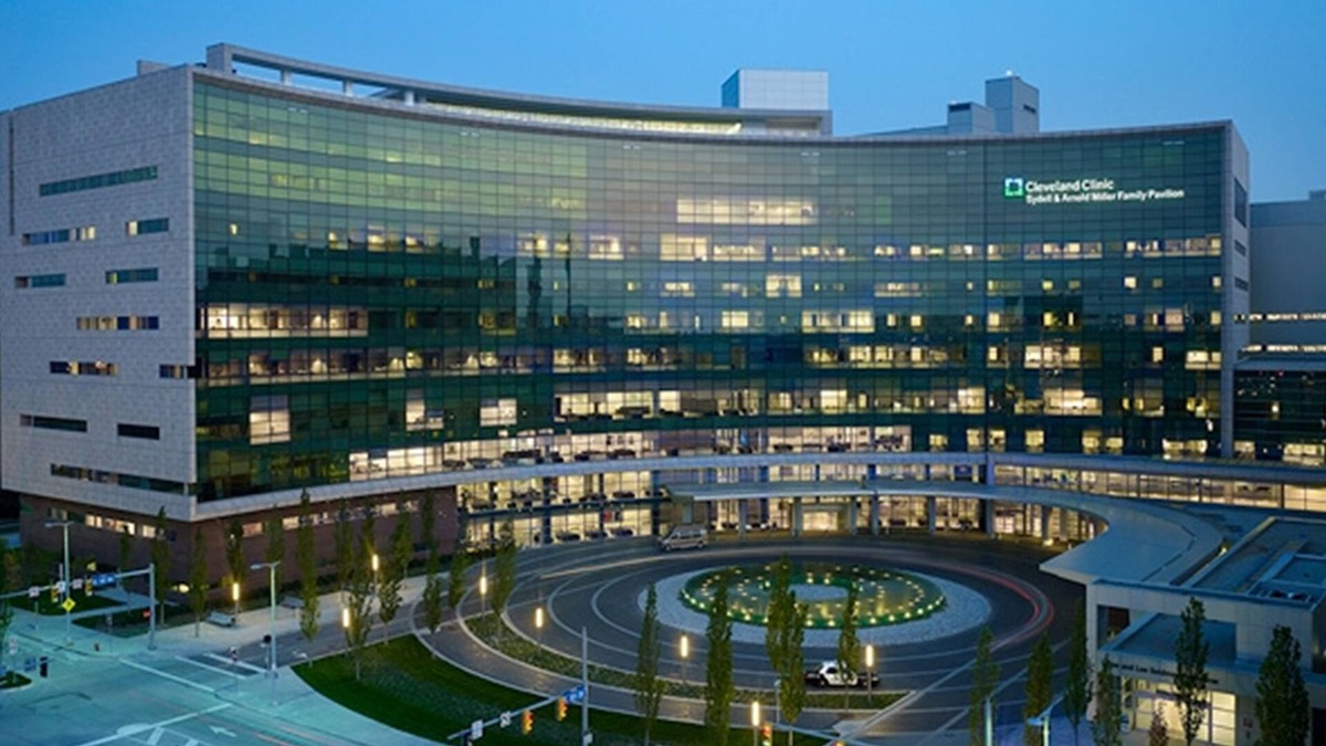 Cleveland Hotel | Holiday Inn Cleveland Clinic by IHG