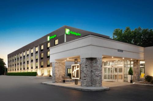 Mayfield Hotel | Holiday Inn Cleveland-Mayfield by IHG
