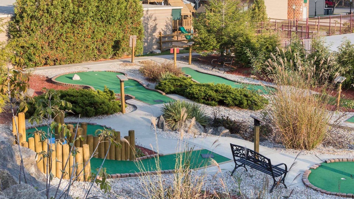 South Lee Hotel | Holiday Inn Club Vacations Oak n’ Spruce Resort in the Berkshires by IHG