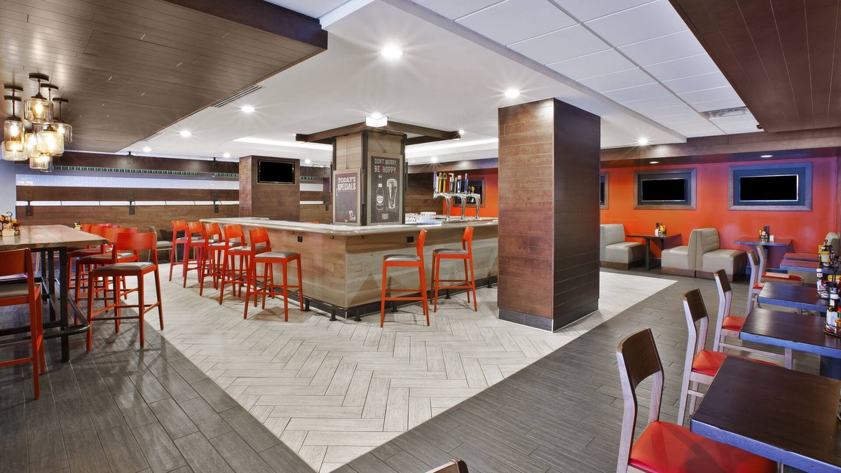 Downtown Columbus Hotel | Holiday Inn Columbus Dwtn-Capitol Square by IHG