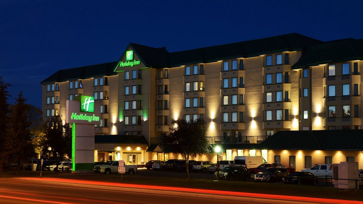 Southside Hotel | Holiday Inn Conference Center Edmonton South by IHG