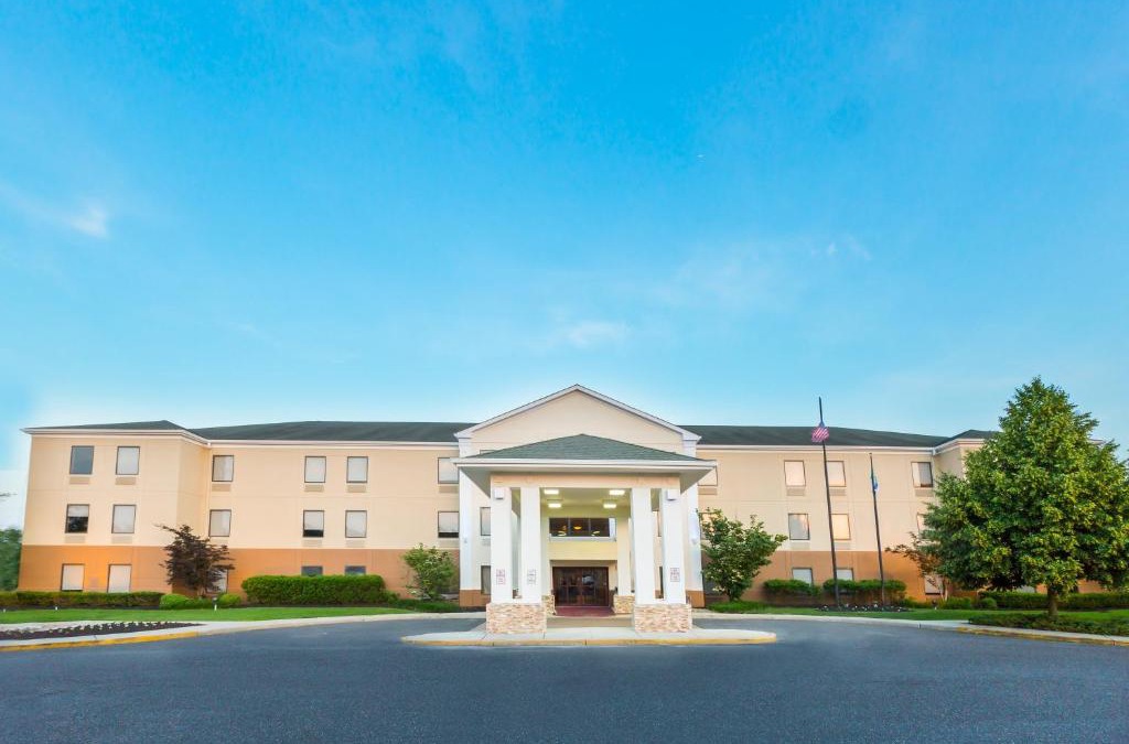 Westampton Hotel | Holiday Inn Express & Suites Burlington - Mount Holly by IHG