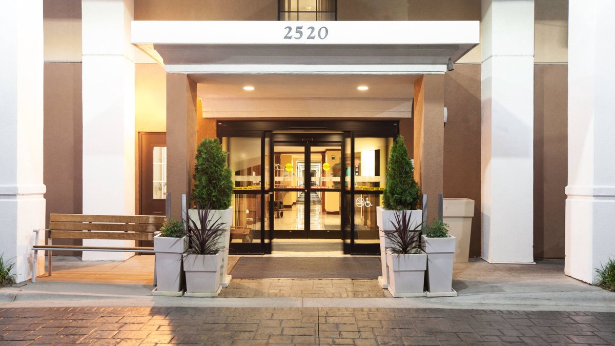 Winston - Salem Hotel | Holiday Inn Exp Winston Salem by IHG