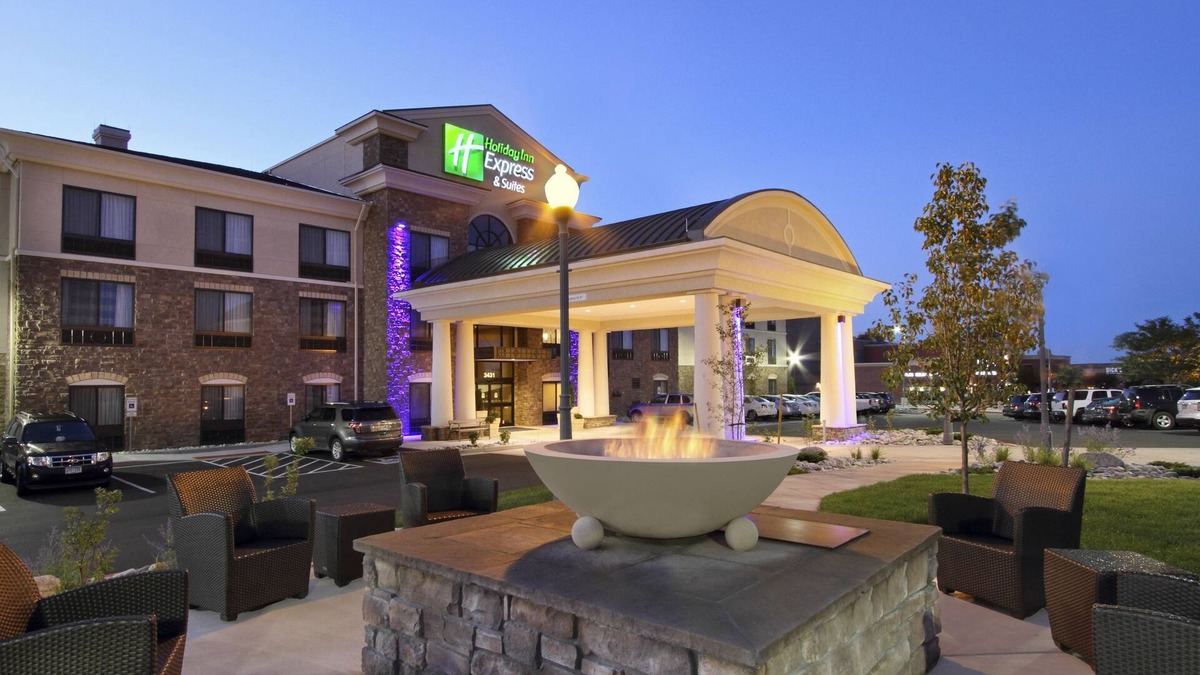 Colorado Springs Hotel | Holiday Inn Express & Suites Colorado Springs First & Main by IHG