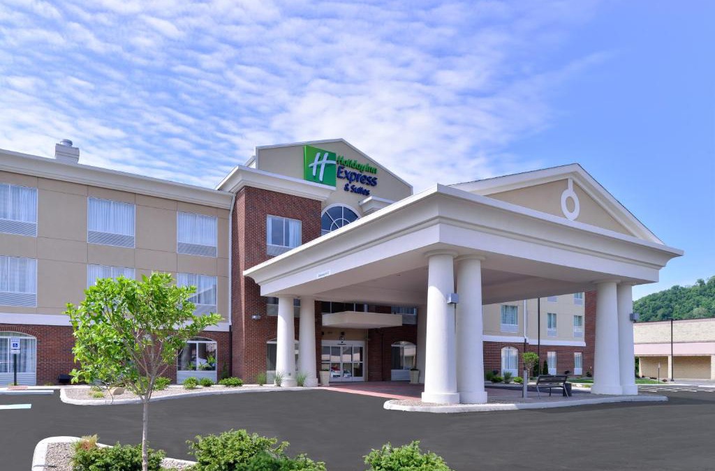 New Martinsville Hotel | Holiday Inn Express & Suites New Martinsville by IHG