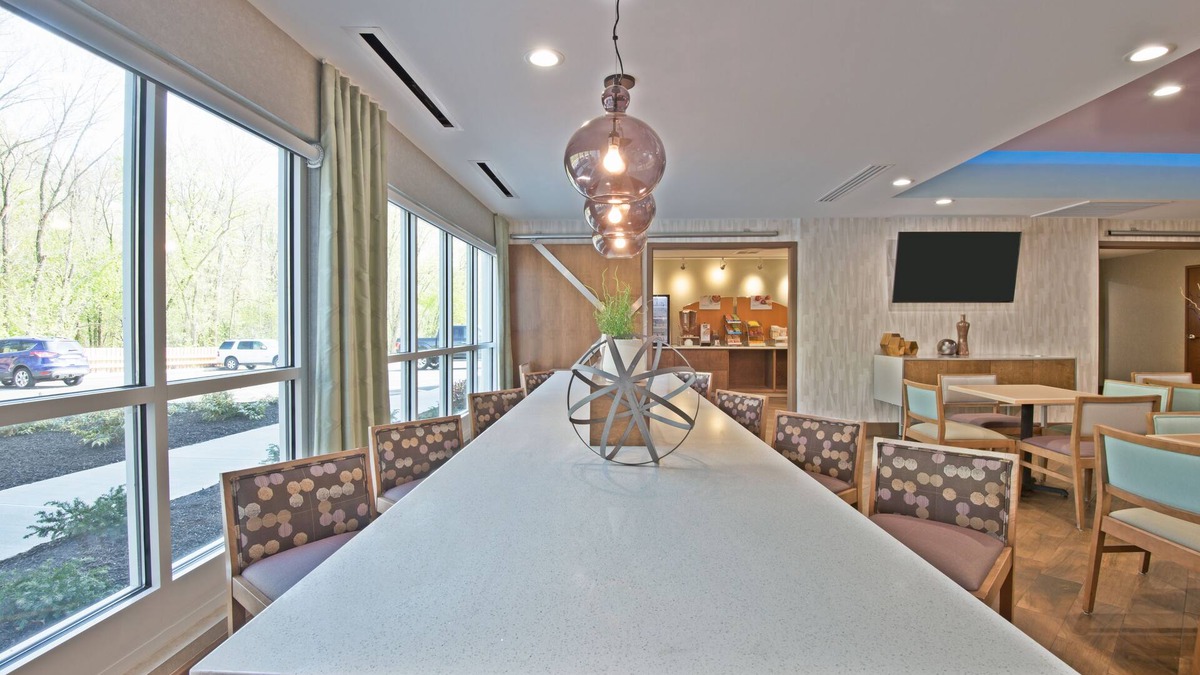 New Cumberland Hotel | Holiday Inn Express & Suites New Cumberland by IHG