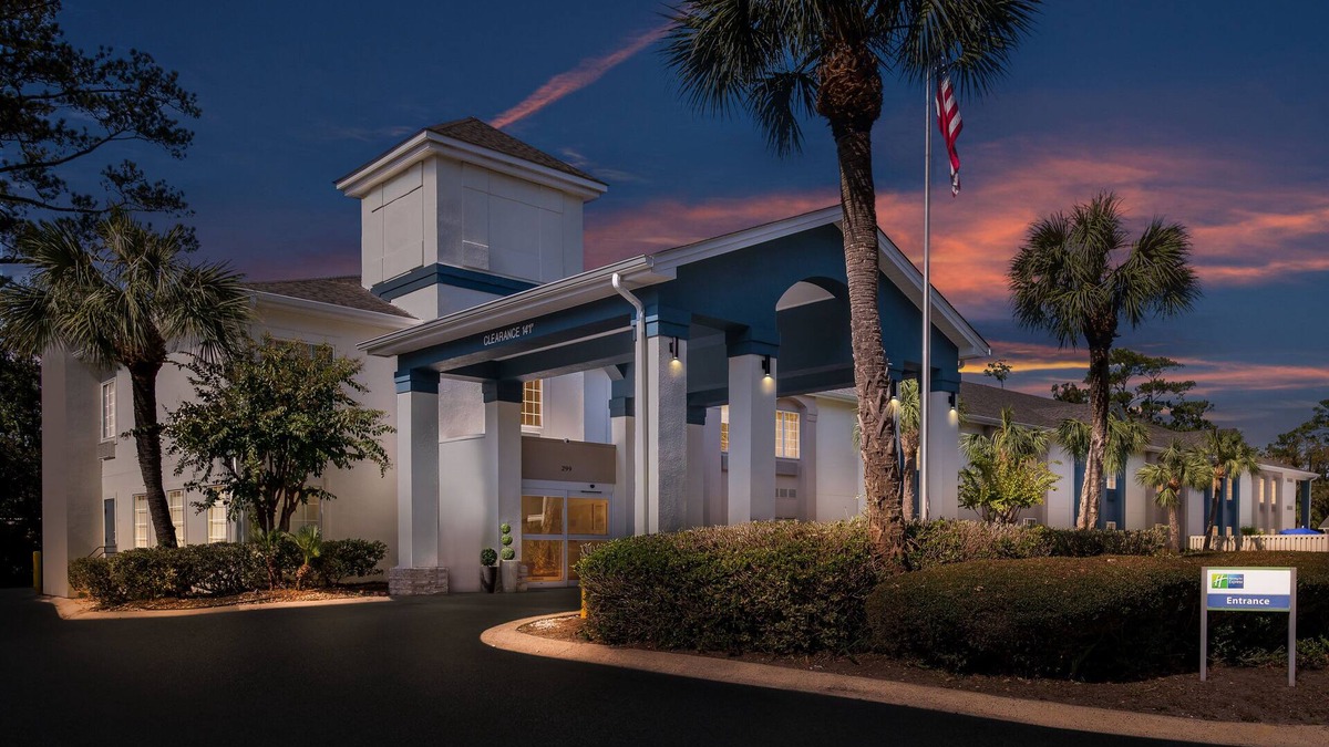 Saint Simons Island Hotel | Holiday Inn Express Saint Simons Island by IHG