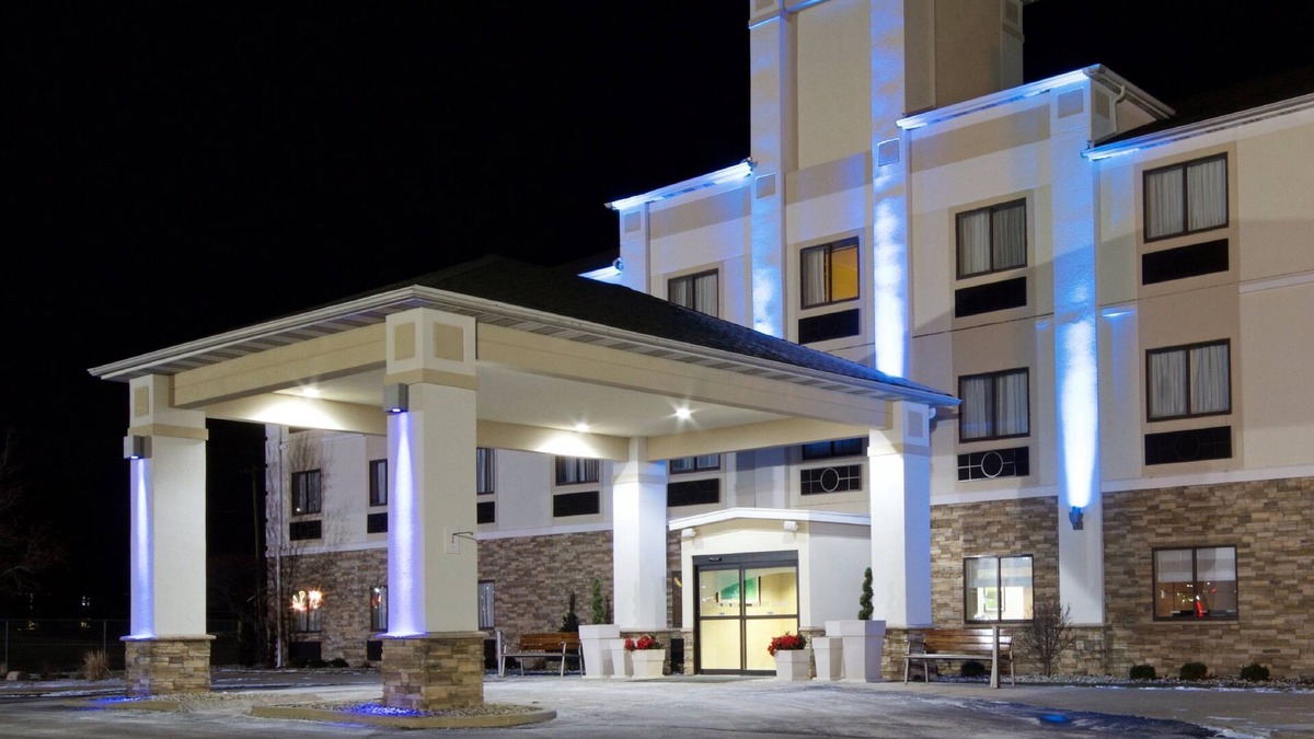 Adrian Hotel | Holiday Inn Express Adrian by IHG