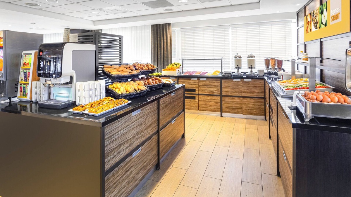 Bedrijventerrein Sloterdijk Hotel | Holiday Inn Express Amsterdam - Sloterdijk Station by IHG