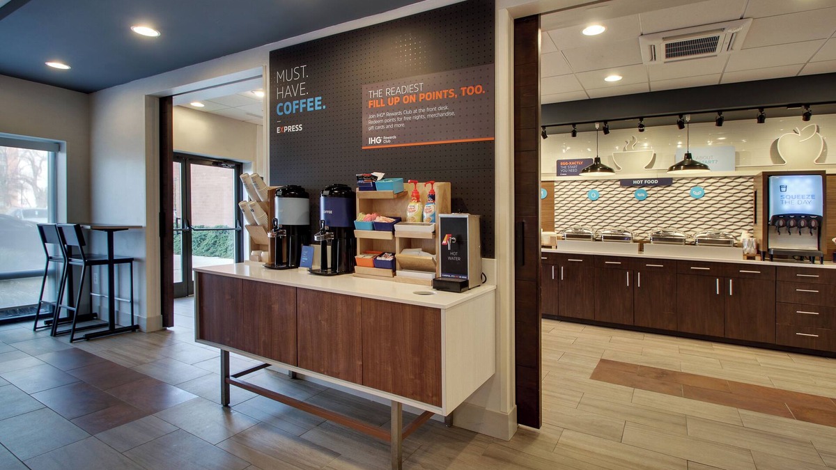 Hanover Hotel | Holiday Inn Express Baltimore-BWI Airport West by IHG
