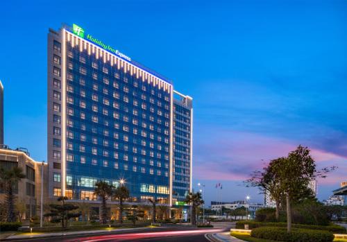 Yinhai Hotel | Holiday Inn Express Beihai Silver Beach by IHG