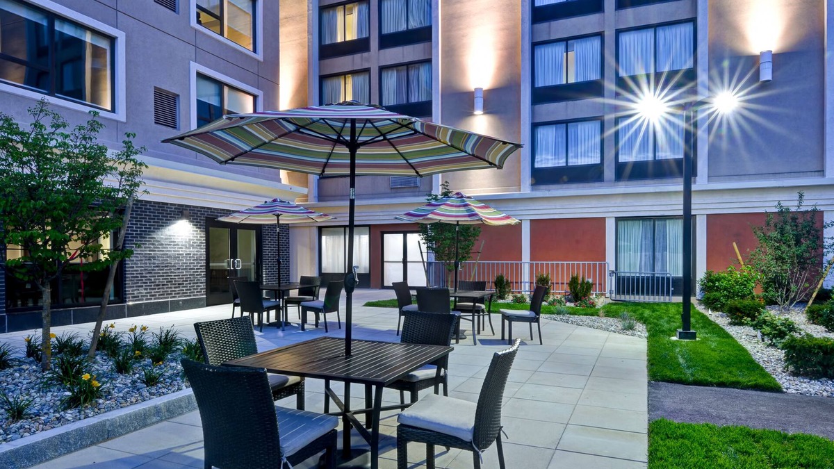 Dorchester Hotel | Holiday Inn Express Boston by IHG