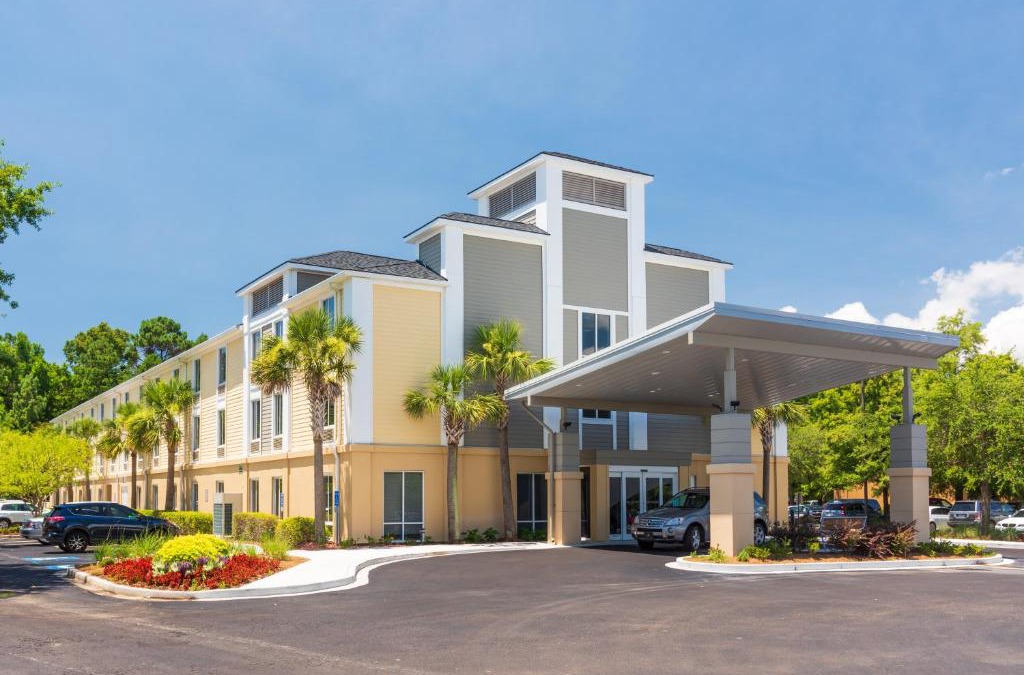 West Ashley Hotel | Holiday Inn Express Charleston US Highway 17 & I-526 by IHG