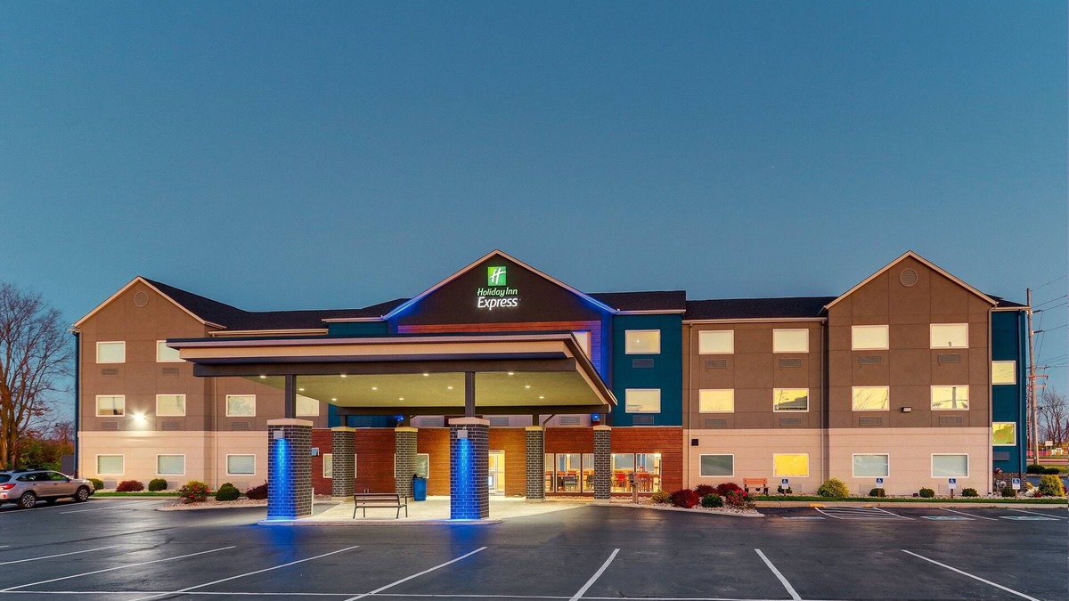 Monroe Hotel | Holiday Inn Express Cincinnati North - Monroe by IHG